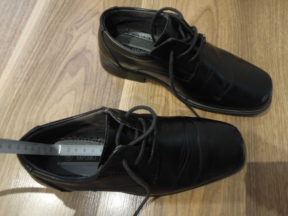 Vapiano-Eleganckie BUTY do garnituru 35