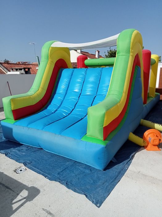 Vende se 2 insufláveis usados