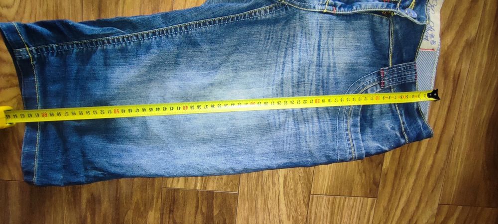 Spodenki jeansowe Cherokee  rozm M -L wymiary na fotkach
