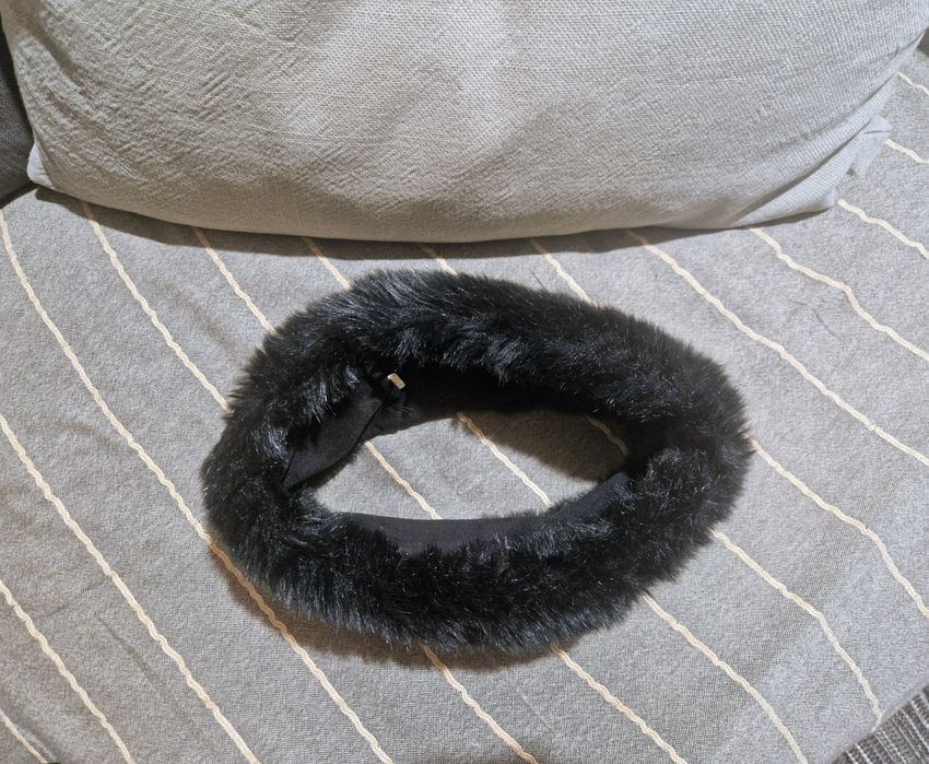 Cachecol e  gola de pele artificial