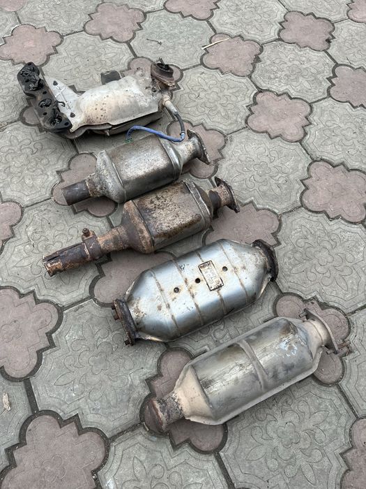 Каталізатор  б/у