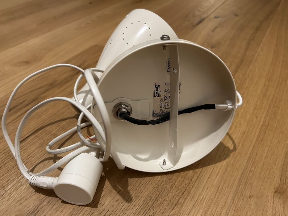 Lampka nocna na ścianę