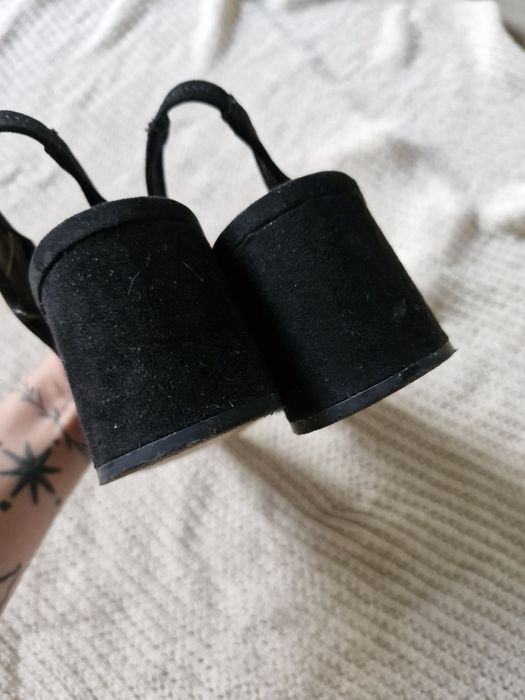 Czółenka Stradivarius czarne