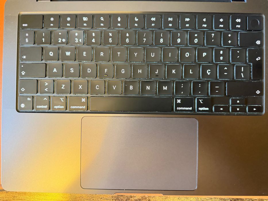 Apple MacBook Pro 14" - M3 Pro - 36GB Ram - 512GB SSD - 36 ciclos apenas.