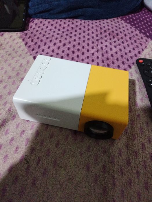 Міні проектор дешево