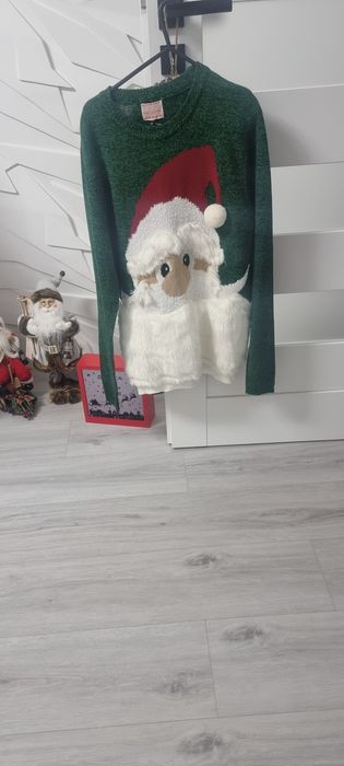 Sweter świąteczny nowy rozmiar z metki  S  pasuje na M l