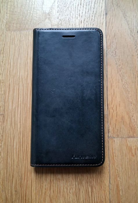 IPhone 8 Plus 64 GB + etui na dokumenty