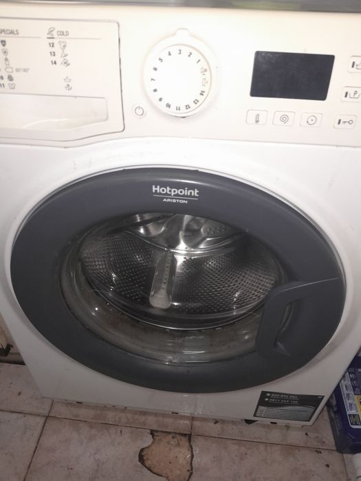 Maq.HOOVER 8 KGS  p/ pecas 20€