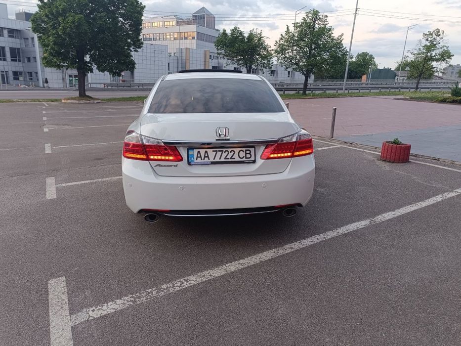 Продам Honda Accord Executive.