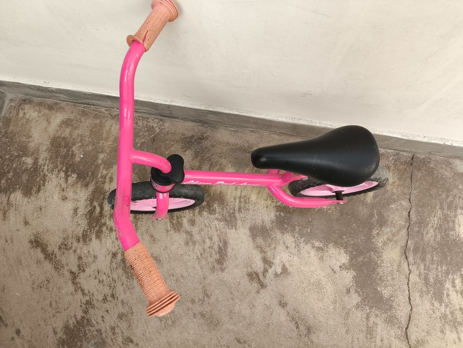 Bicicleta de equilíbrio menina