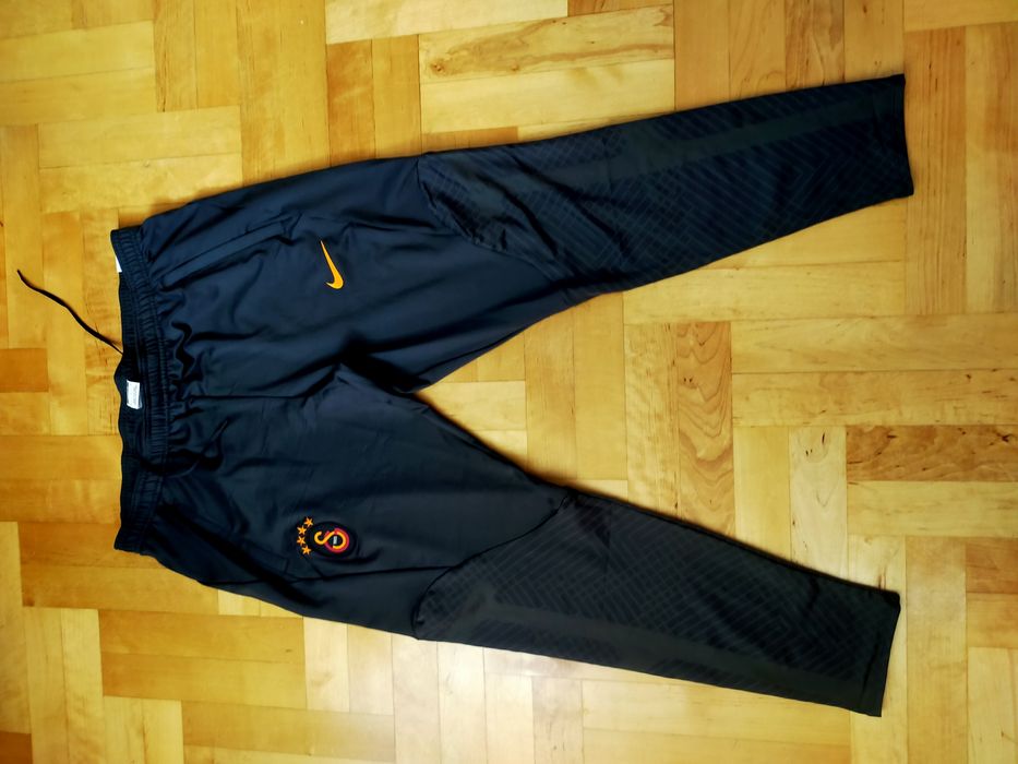 Oryginalne dresy nike slim. Nieużywane.