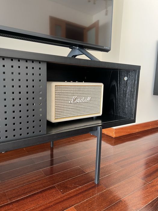 Movel TV folheado a carvalho escurecido