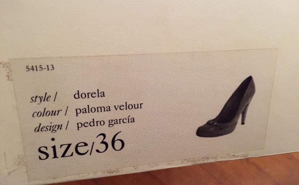 Sapatos em pele de camurça e brilhantes Pedro Garcia