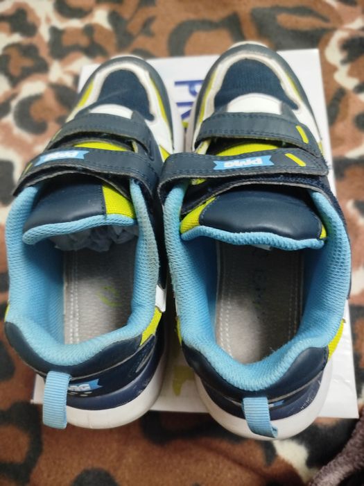 Кросівки підліткові