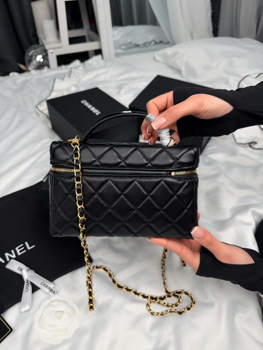 Сумка Chanel Vanity Case Bag in Black Leather