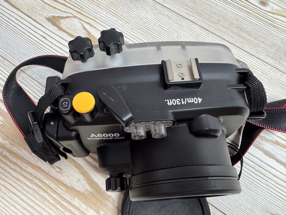 Продається підводний бокс для Sony A6000 (до 40 м)