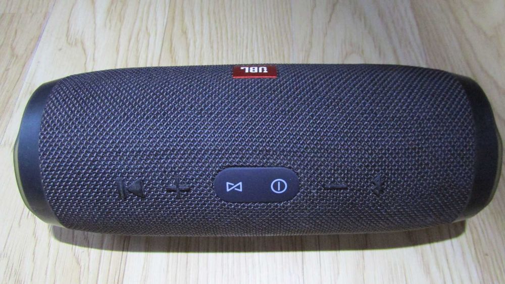 Głośnik JBL boombox