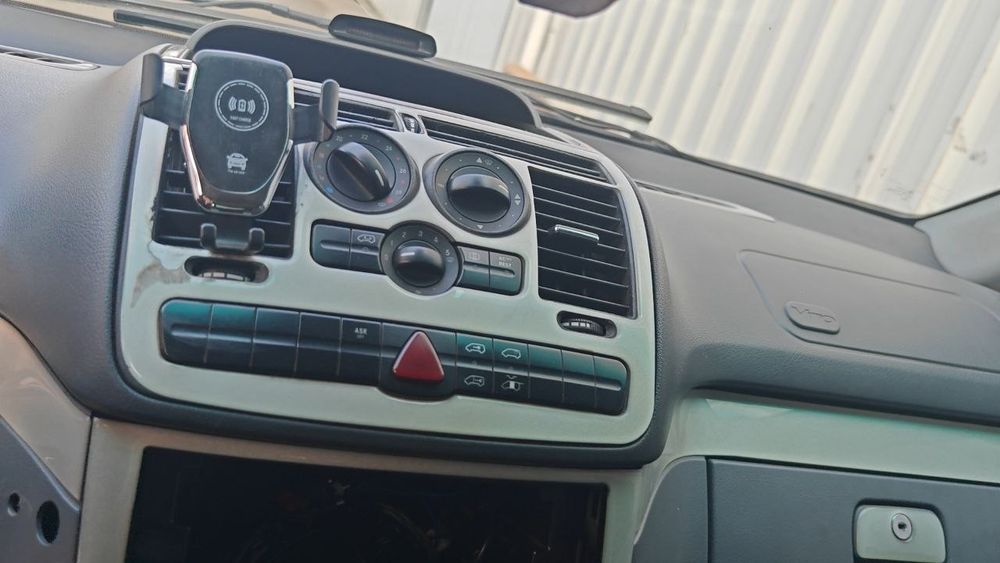 Декор накладки панели Mercedes VITO 639 / 638 (вито 638/ 639)