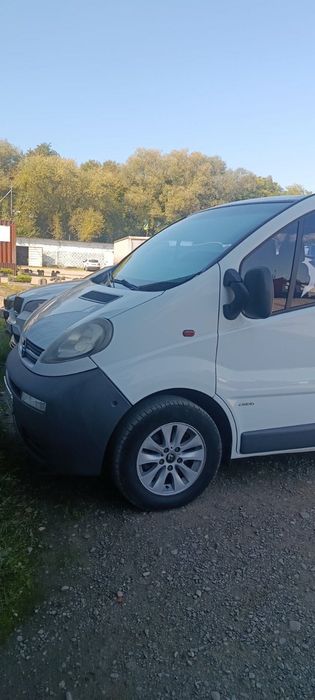 Мікроавтобус Opel Vivaro