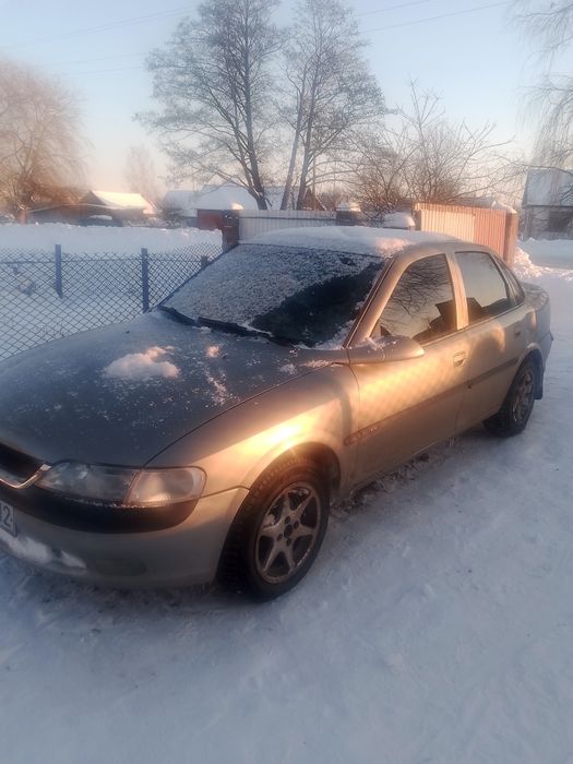 OPEL VEKTRA хороший стан авто