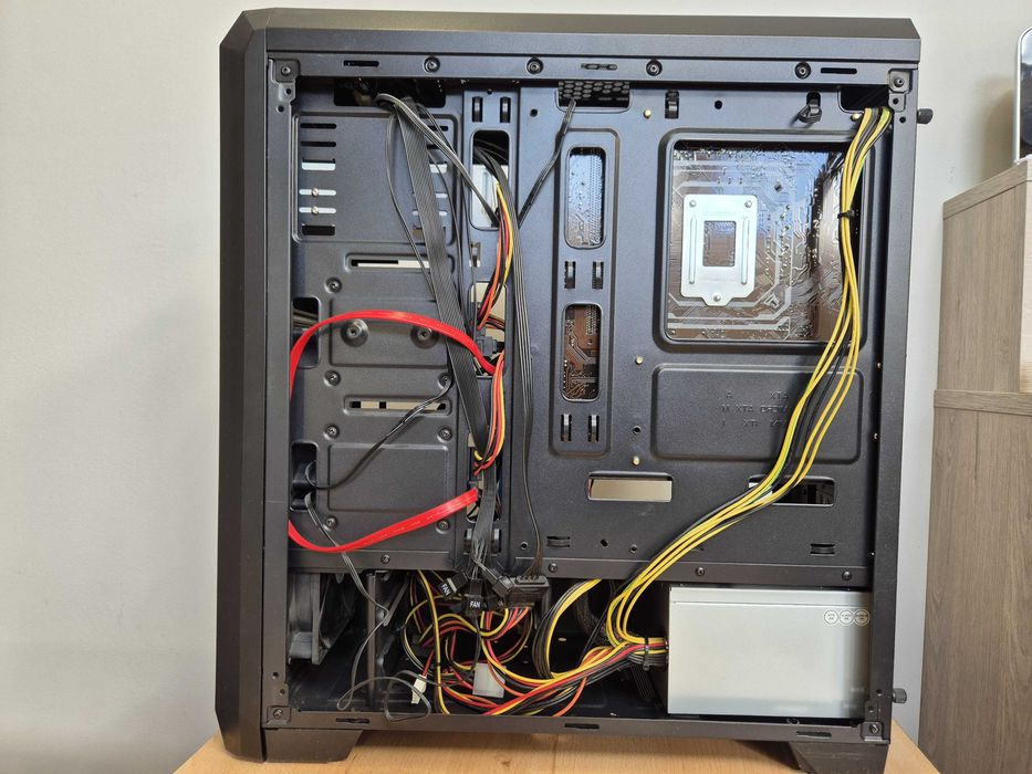 Komputer i5-7500 / 16 GB RAM / GTX 1060 3GB / SSD + HDD