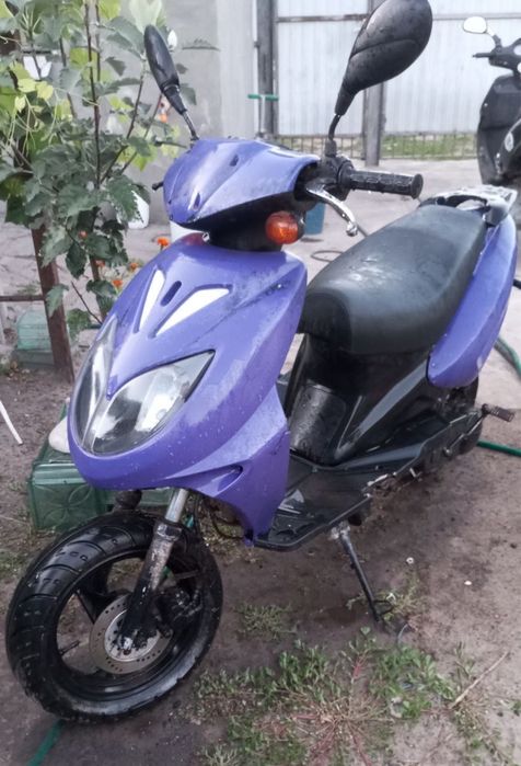 Продам скутер. Торг уместен