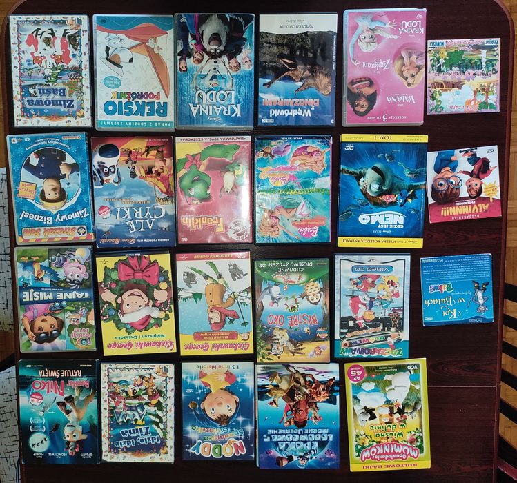 Bajki DVD VCD w pudełkach 18 sztuk