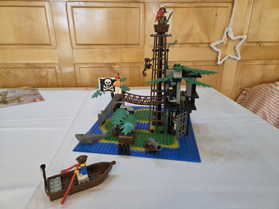 Lego pirates 6270 Forbidden Island piraci
