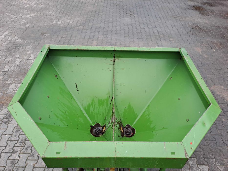 Rozsiewacz do nawozów Amazone