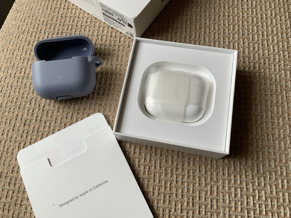AirPods3 本体 箱あり 動作良好 A2564 кейс apple airpods 3 a2564 - купить аудиотехнику Киев - Цена на OLX.ua