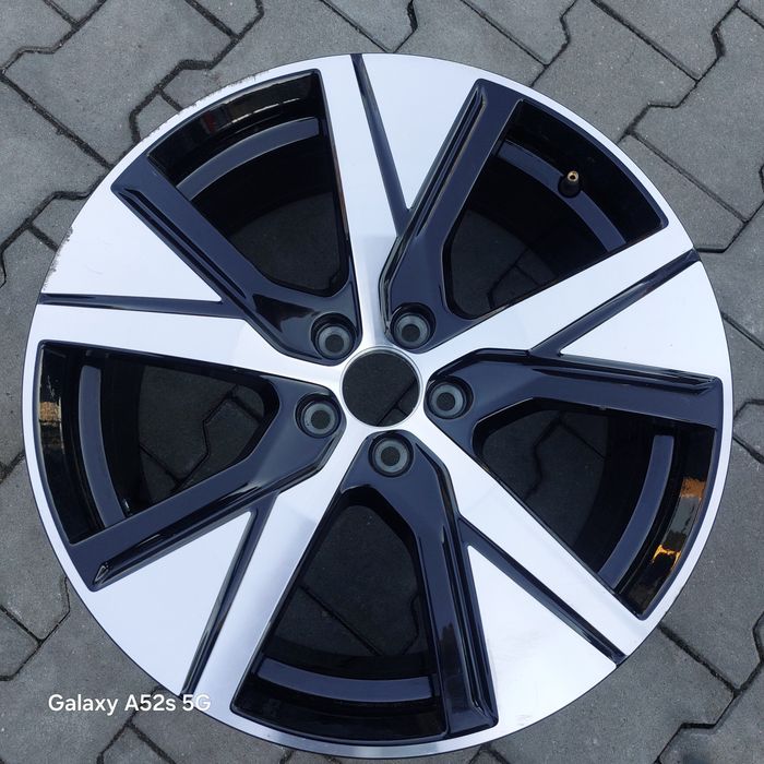 Felga oryginał Volvo XC40 XC60 19x7,5J ET 50,5 5x108 nr. 32243375