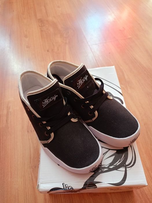 Trampki młodzieżowe