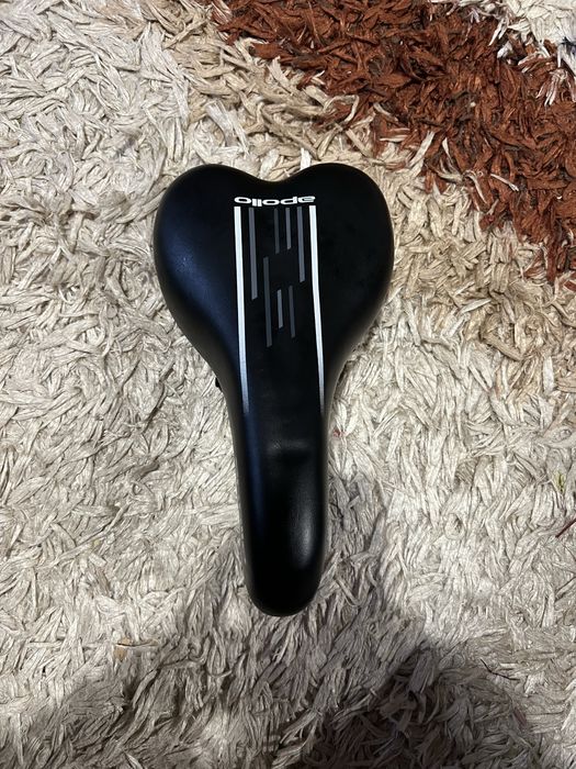 Продам велосипедне сідло Apollo.