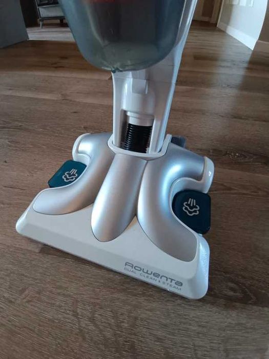 Aspirador vertical multifunções Rowenta RY8534WH Clean & Steam. Aspira e lava a vapor