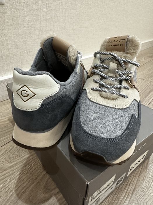 Продам жіночі замшеві кросівки Gant розмір 40