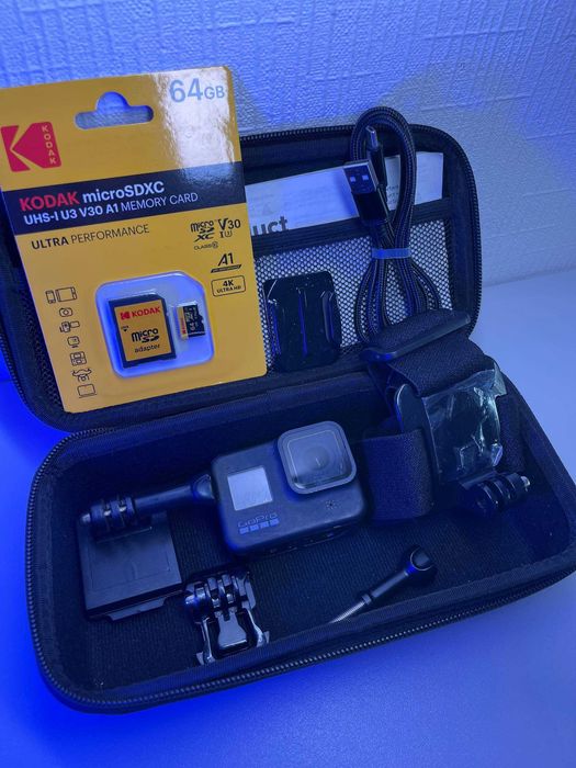 Екшн-камера GoPro Hero 8 з тріщиною