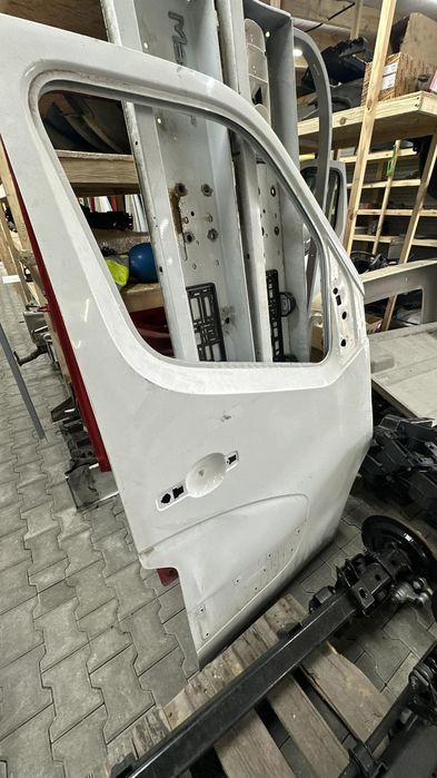Двері ліві праві Renault Master