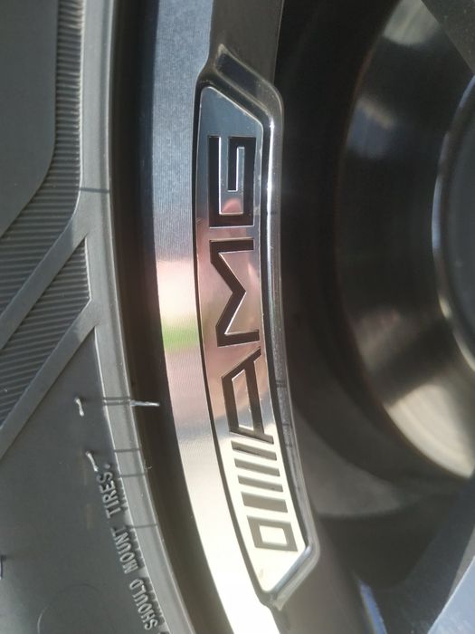 Наклейки AMG в диски Mercedes