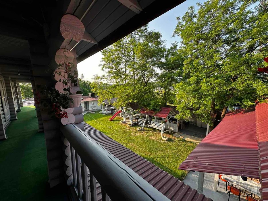 Продається база відпочинку - 2 готелі, кафе та басейн