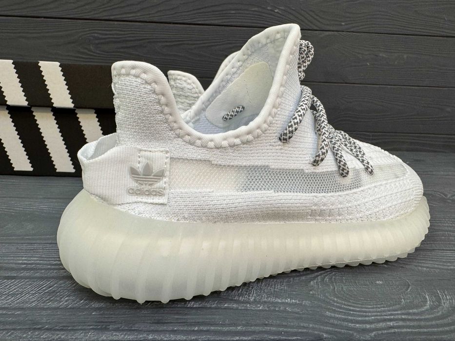 Кросівки Adidas yeezy boost  Літні кросівки Адідас ізі буст Білі 36-41