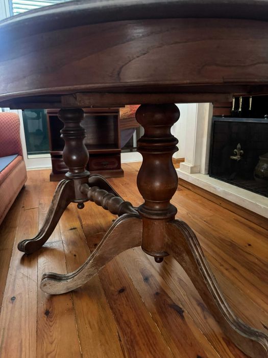 Mesa em madeira de pinho para remodelar