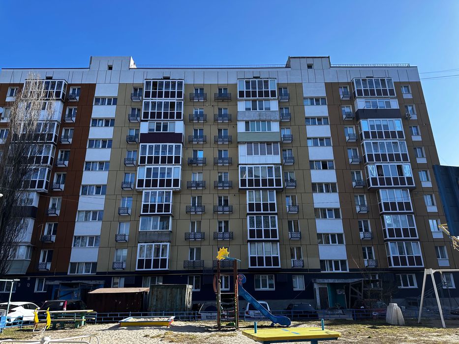 Двокімнатна квартира 50 кв.м. з ремонтом в центрі  міста Бородянка