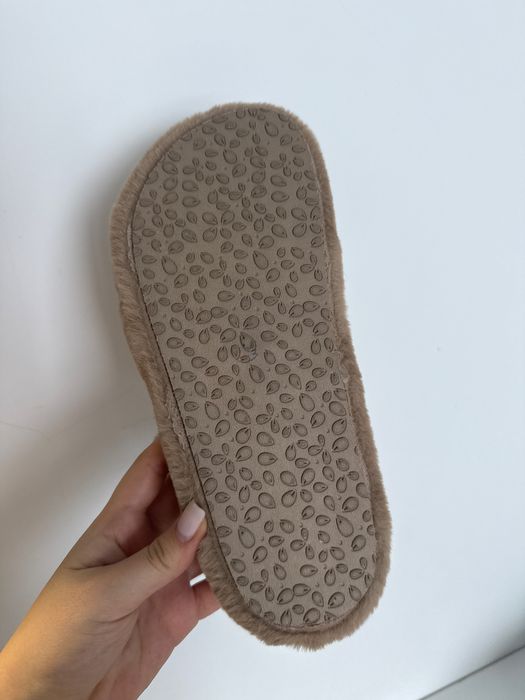 пухнасті босоніжки