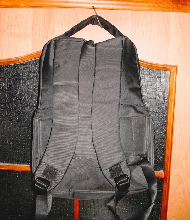 Рюкзак для ноутбука 15.6" Rivacase черный (Б/у)