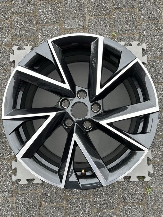 Felga aluminiowa Vega 18" Superb III