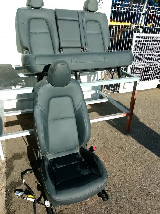 BANCOS TESLA MODEL Y