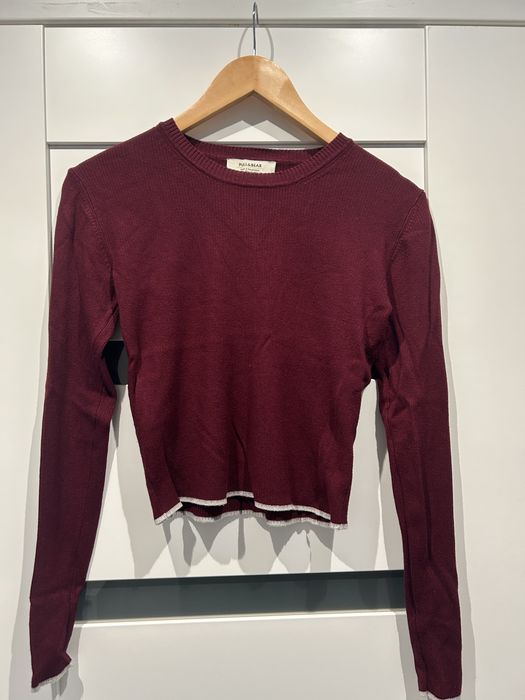 Krótki, bordowy sweter