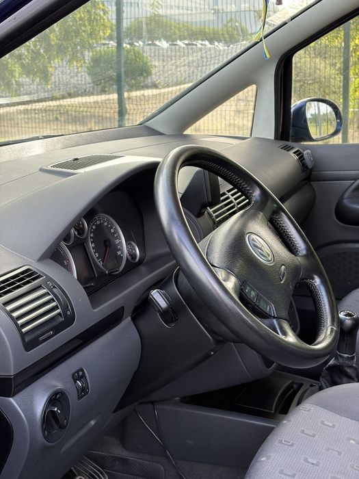 VW Sharan 1.9 TDI (115cv) – 7 lugares – 2005