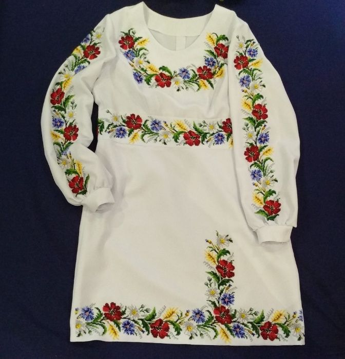Вишите бісером плаття