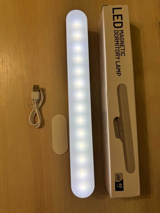 Продам  лінійний світильник з акумулятором